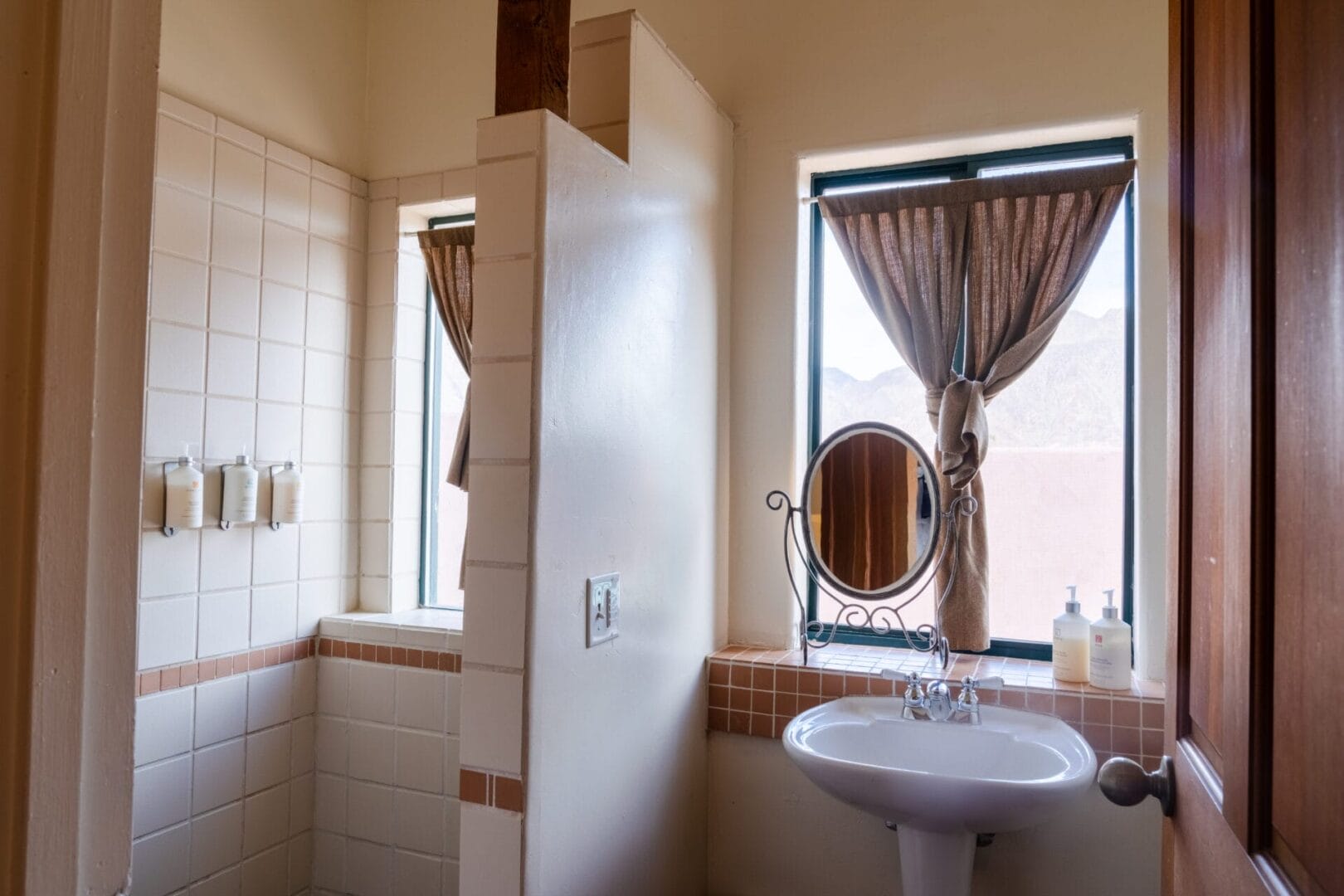 RET04745-HDR
