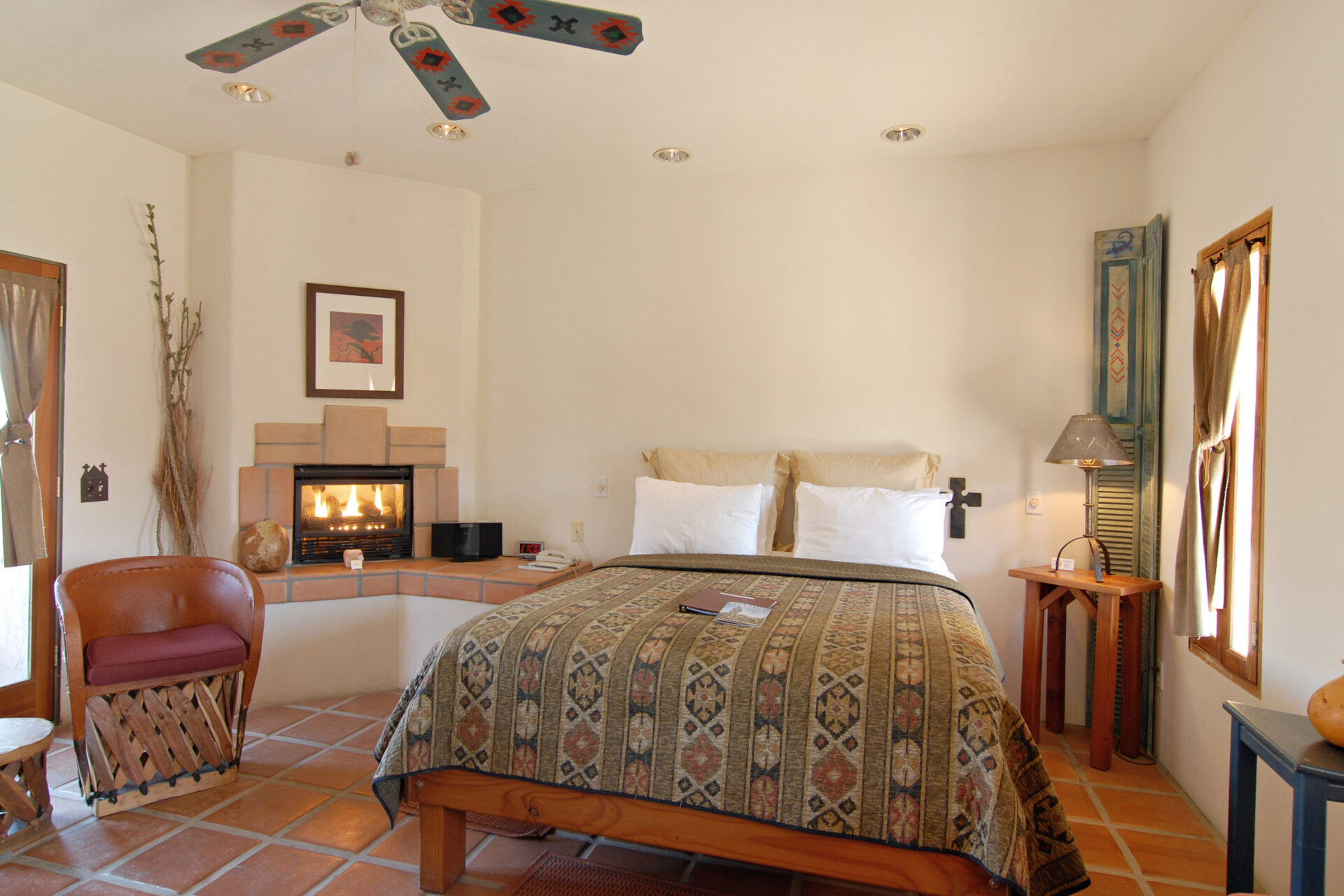 Mesquite Queen With Fireplace